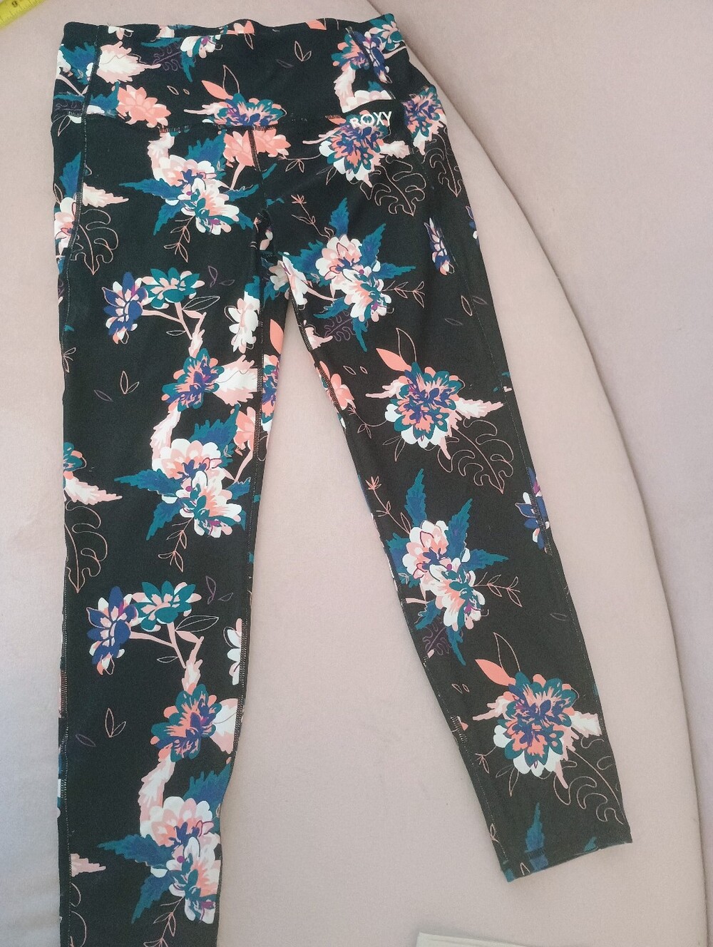 Roxy Black Floral  Leggings with Pink, Blue & White Blooms